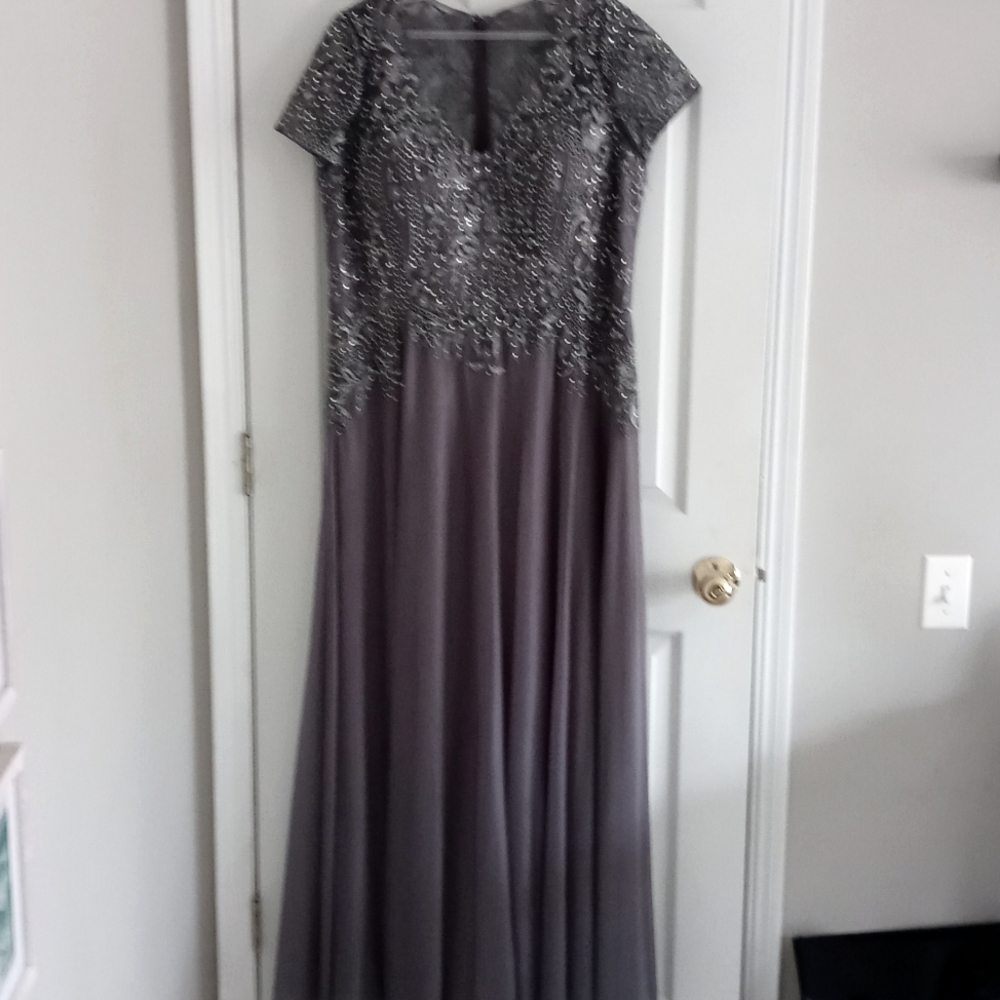 Formal evening gown/ mother of bride